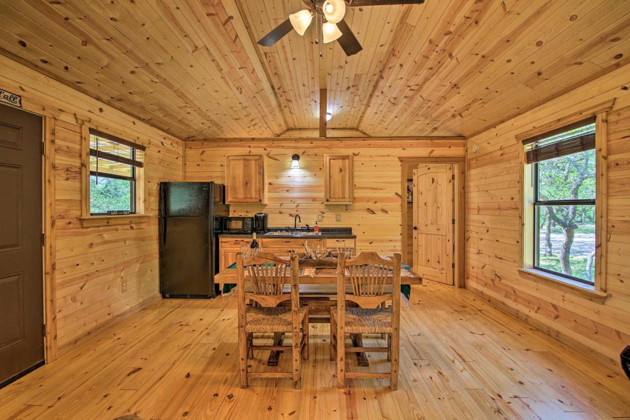 Rustic-Chic Country Cabin - 10 Mi To Main Street! フレデリックスバーグ エクステリア 写真