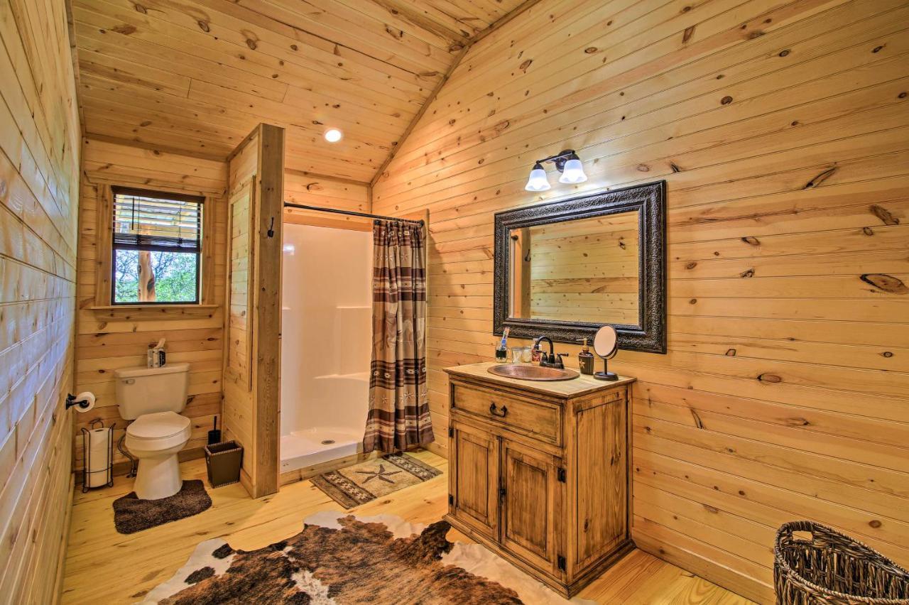 Rustic-Chic Country Cabin - 10 Mi To Main Street! フレデリックスバーグ エクステリア 写真