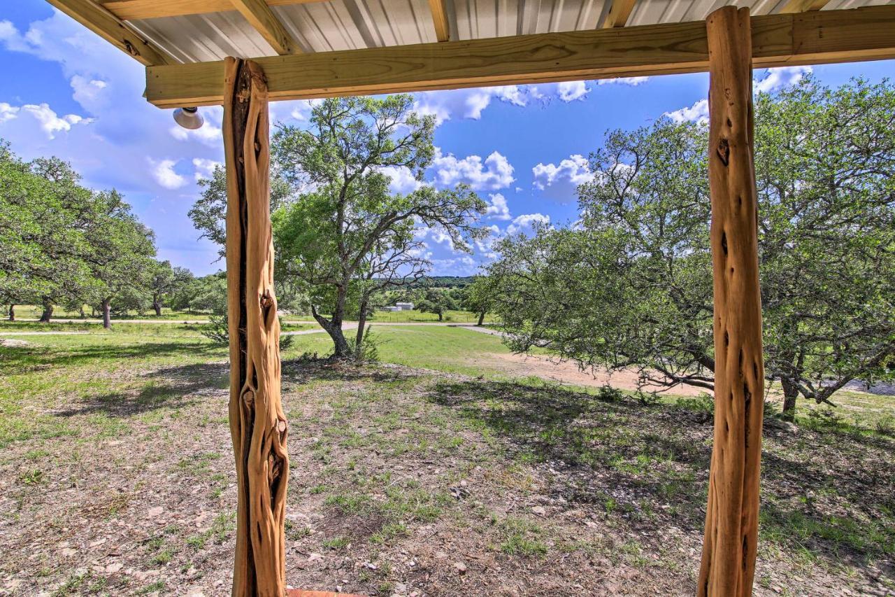 Rustic-Chic Country Cabin - 10 Mi To Main Street! フレデリックスバーグ エクステリア 写真