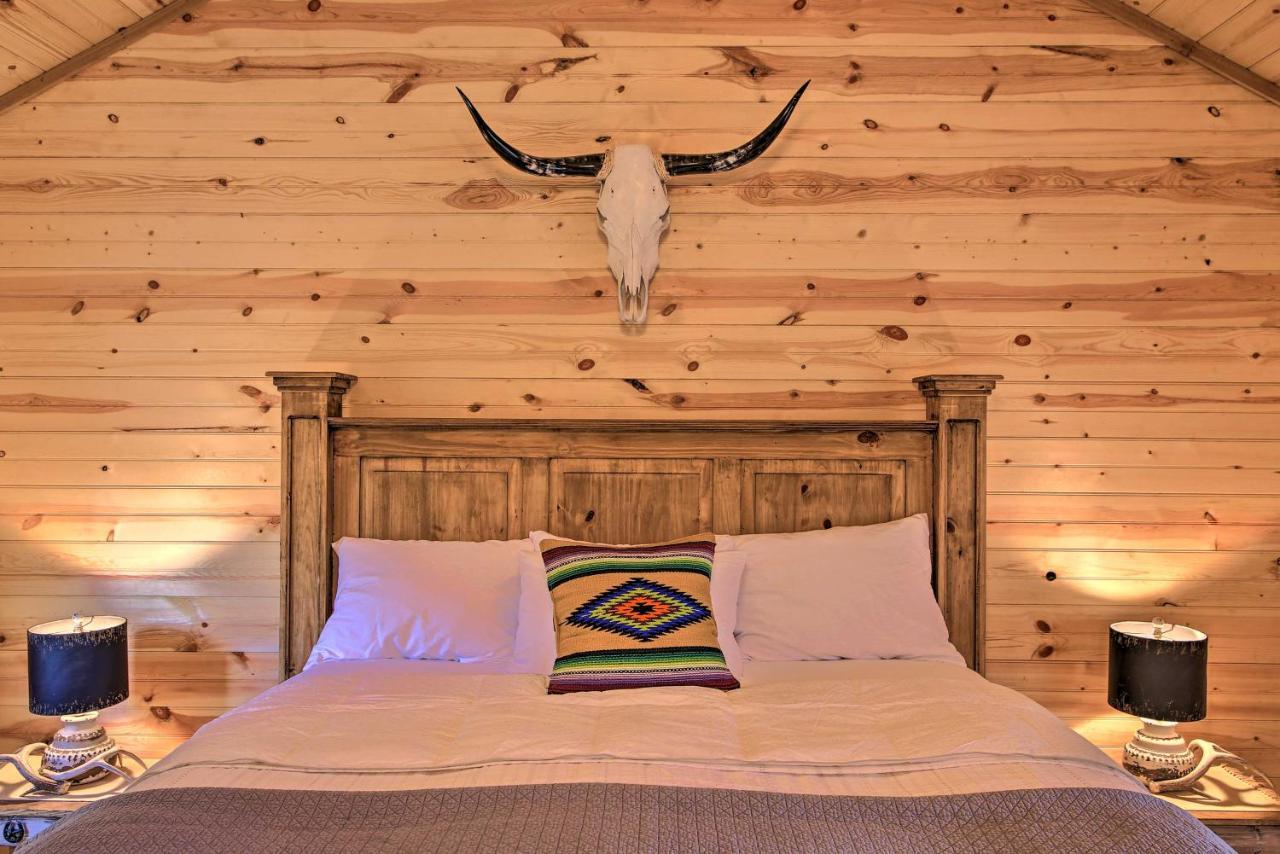 Rustic-Chic Country Cabin - 10 Mi To Main Street! フレデリックスバーグ エクステリア 写真