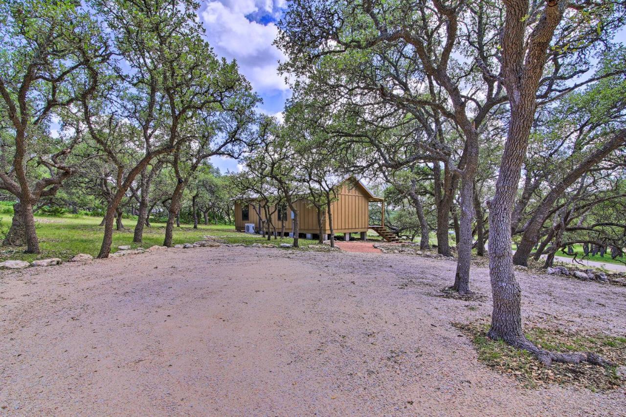 Rustic-Chic Country Cabin - 10 Mi To Main Street! フレデリックスバーグ エクステリア 写真