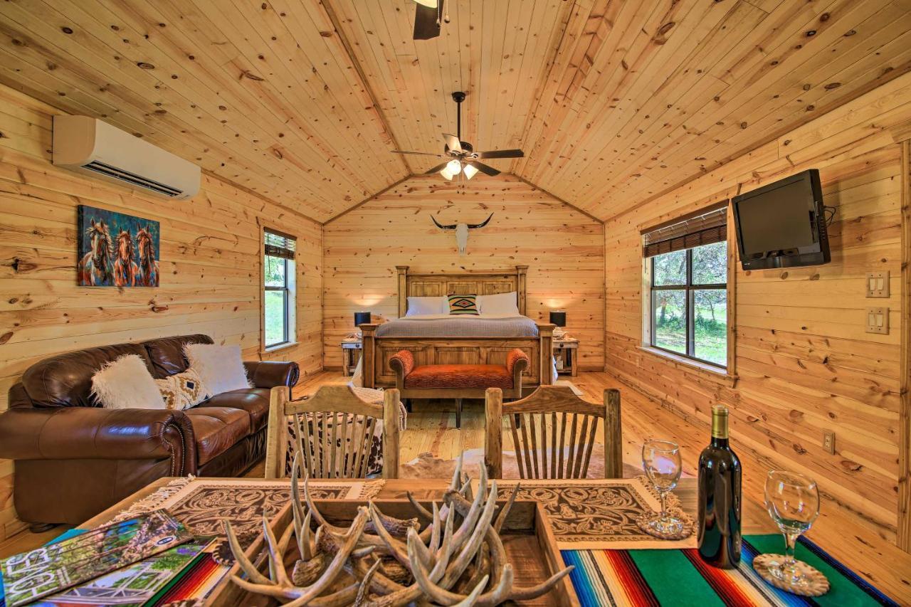 Rustic-Chic Country Cabin - 10 Mi To Main Street! フレデリックスバーグ エクステリア 写真