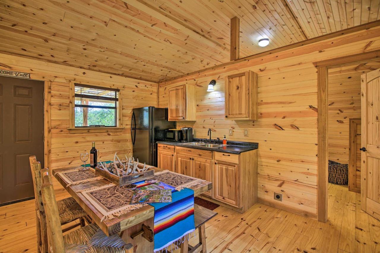 Rustic-Chic Country Cabin - 10 Mi To Main Street! フレデリックスバーグ エクステリア 写真